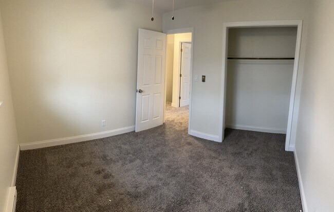 818 S Jefferson St unit 824, Lockport, IL 60441 - photo 4