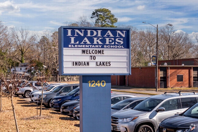 Indian Lakes Elementary School
