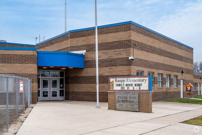 Raupp Elementary School, entrance.