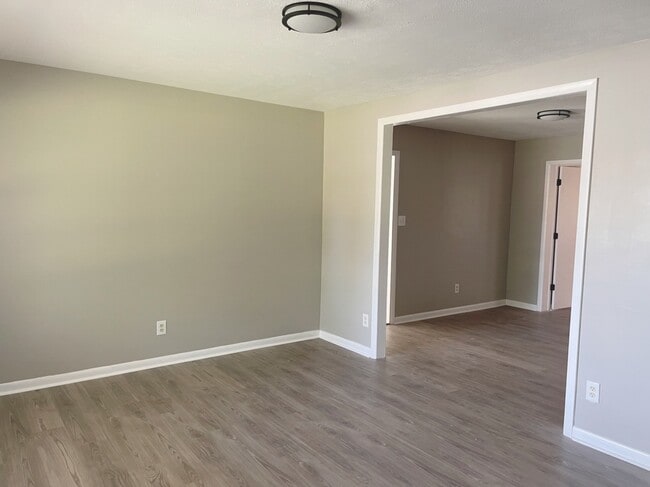 4709 Cheltenham Rd, Fayetteville, NC 28304 - photo 2