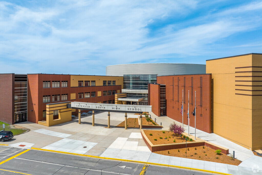 Lakeville South High School, Rankings & Reviews - Homes.com