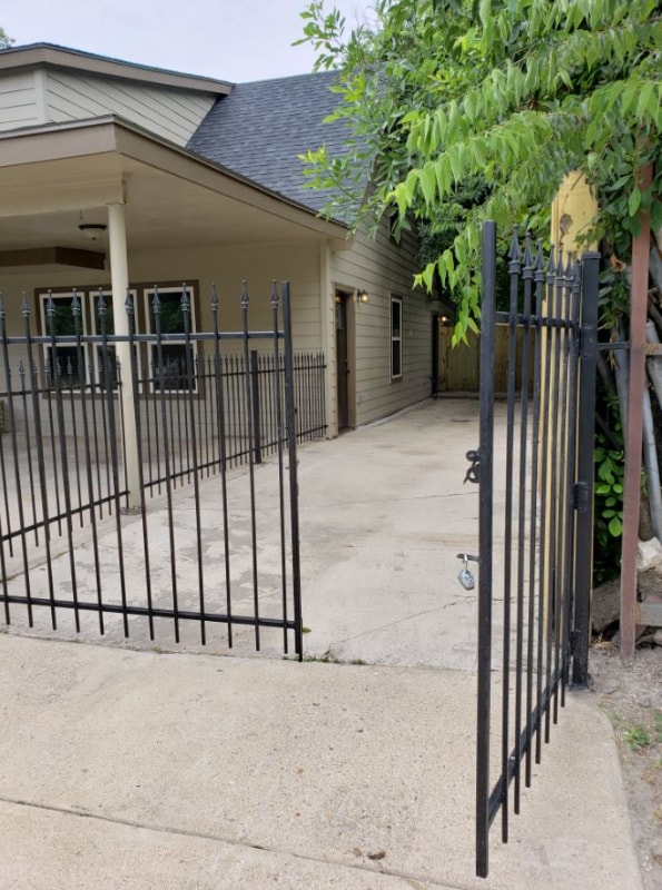 242 Marbauch Ave, San Antonio, TX 78237