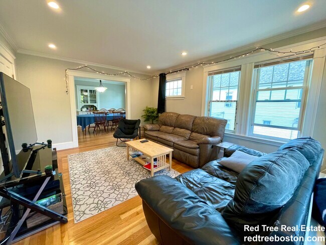 896 Fellsway unit 2, Medford, MA 02155 - photo 5