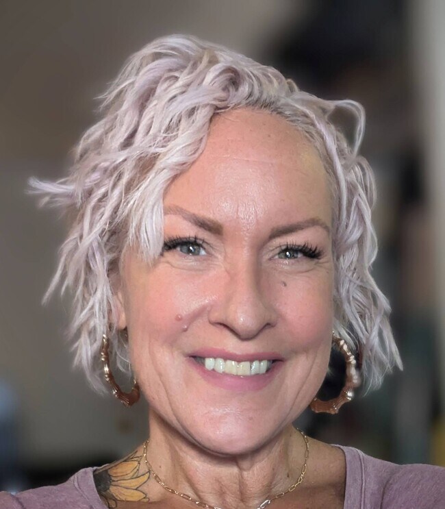 Laura Dewire