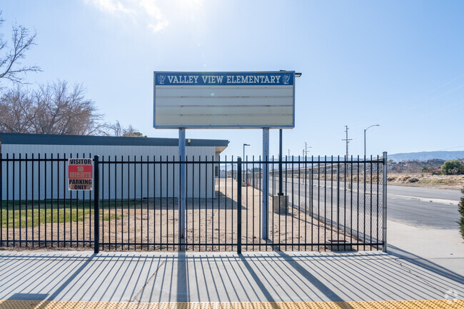At Valley View Elementary, 41% of students scored at or above the proficient level for reading.
