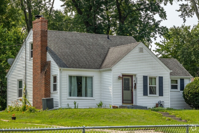Homes within Rolling Green are simple but charming.