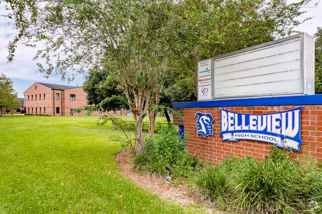 Belleview High School is an above average, public school serving grades 9-12.