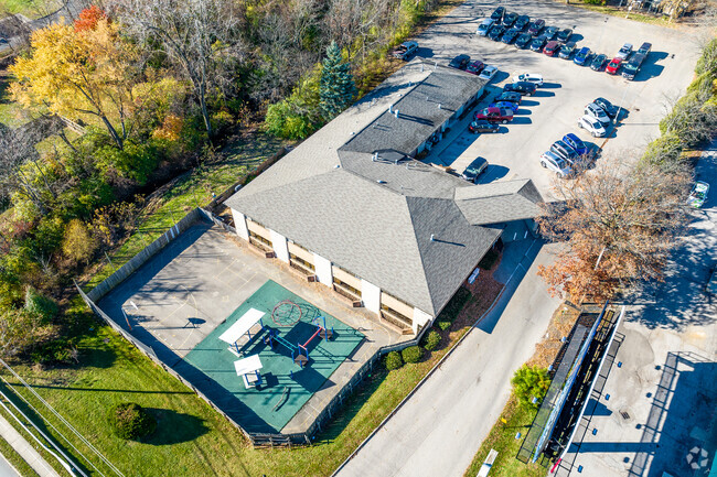 Oakstone Community School is located in Northern Woods, Columbus Ohio.