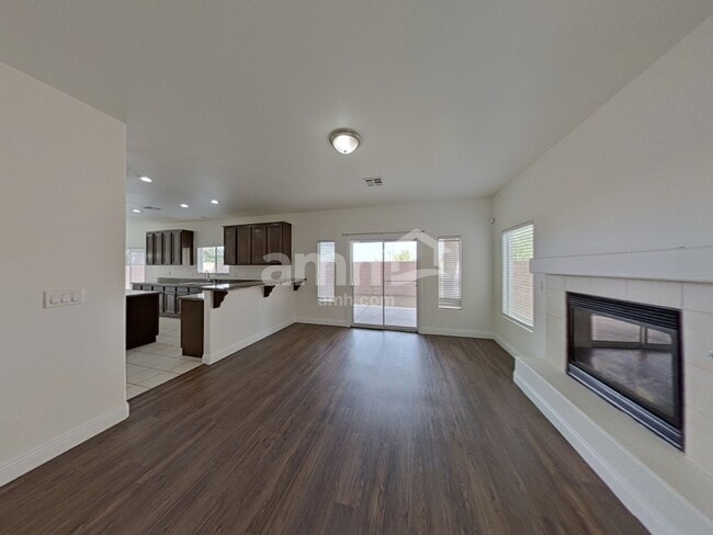 2974 E Gables Vale Ct, Las Vegas, NV 89121 - photo 5