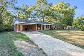 247 Grove St, West Point, MS 39773