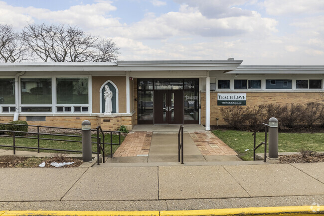 Welcome to Immaculate Heart of Mary School in Monona.
