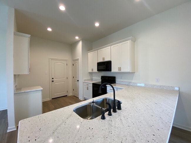 298 Marie Claire Dr, Houma, LA 70364 - photo 5