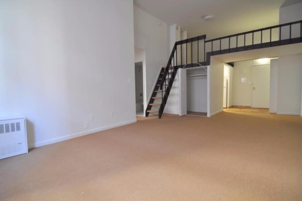 The South Star unit 10-12, New York, NY 10038 - photo 1