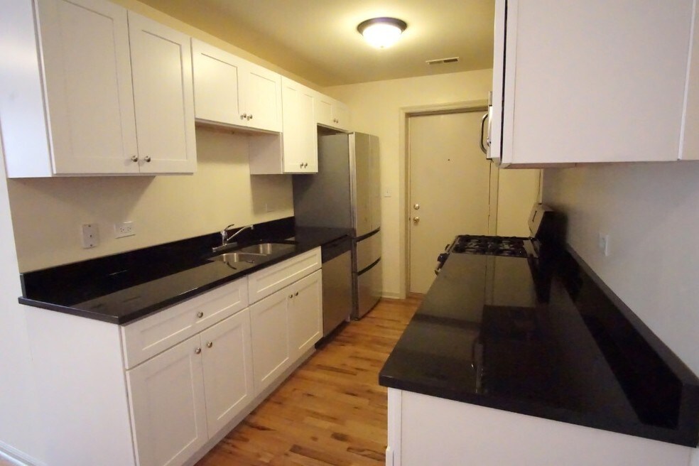 1311 W Leland Ave unit 4, Chicago, IL 60640 - photo 1