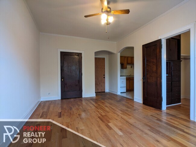 4857 N Damen Ave unit 4851-103, Chicago, IL 60625 - photo 3