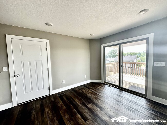 5308 St Andrews Cir, Des Moines, IA 50320 - photo 5