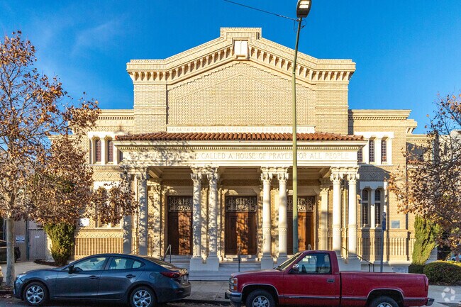 Temple Sinai is a synagogue on Summit Street with a large congregation in Pill Hill.