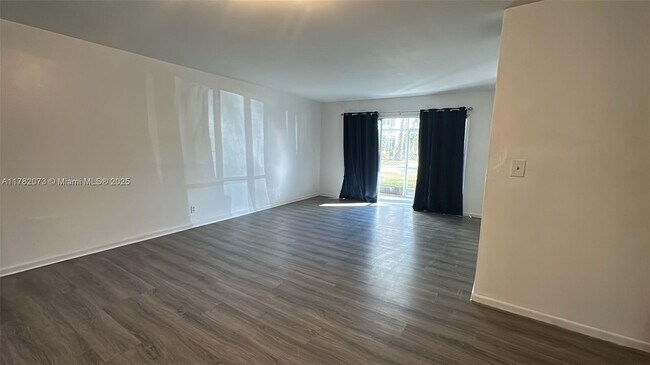 3020 NE 16th Ave unit 103, Oakland Park, FL 33334 - photo 4