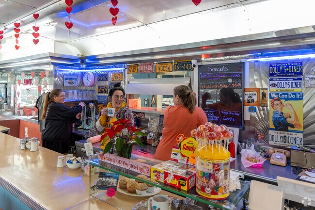 Eat at the classic Dolly's Diner in North Apollo with South Bend Township friends.