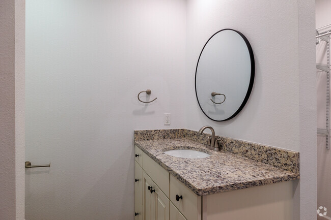 3BR, 2BA - 1,800SF - Primary Bathroom