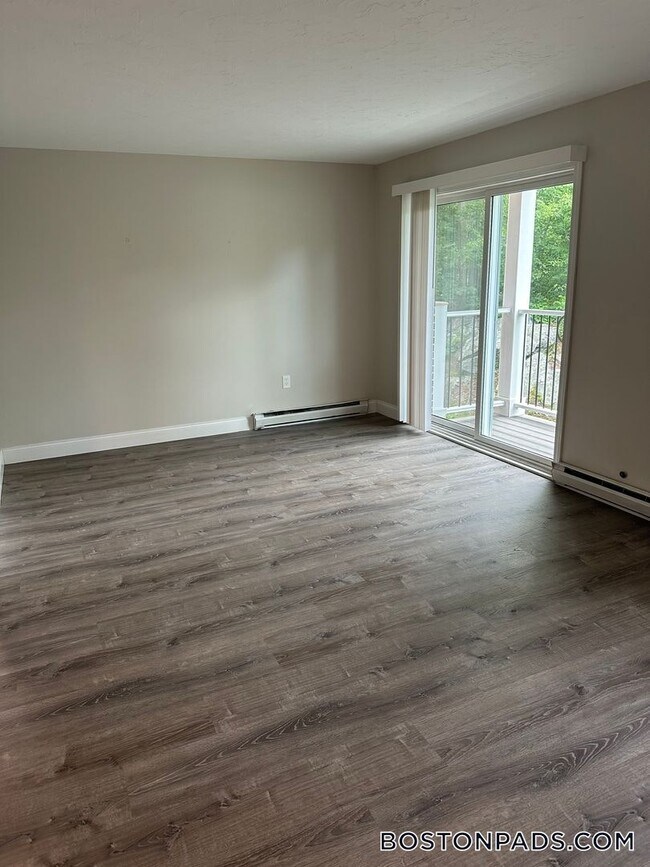 310 Thompson Rd unit 322, Webster, MA 01570 - photo 6