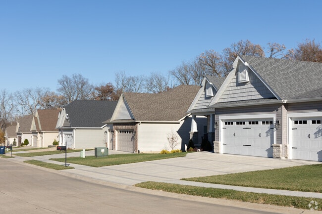 New neighborhoods in Eureka offer two and three car garage options.