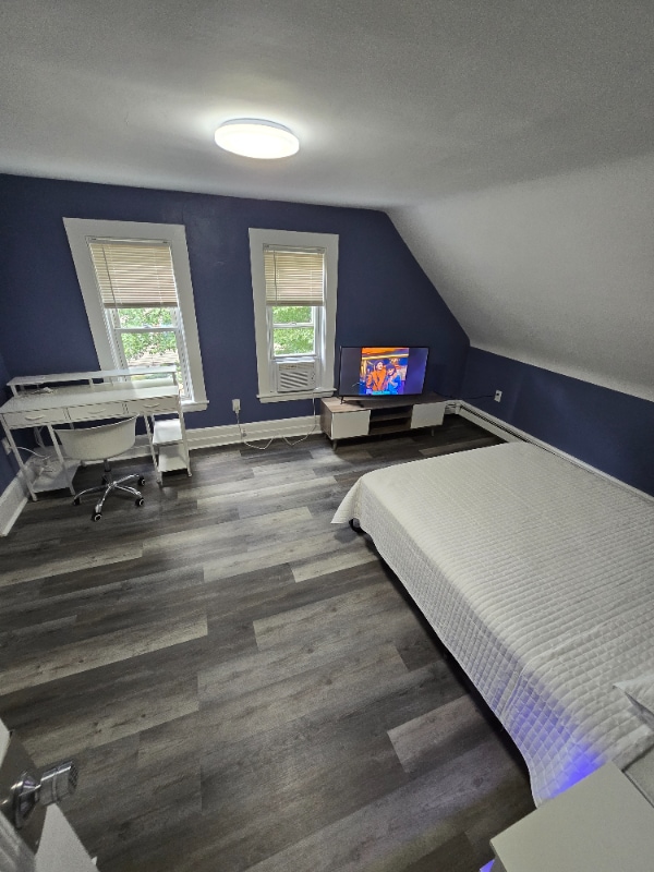 23 Wabeno St Unit 3rd Floor, Boston, MA 02121