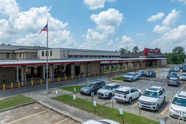 Maplewood Middle has a student-teacher ratio of 12:1.