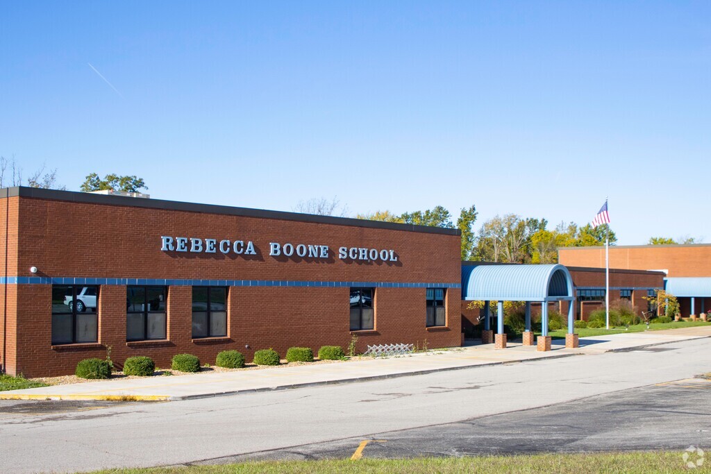 Rebecca Boone Elementary School serves students in the Warren County community.