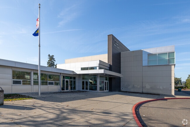 Rowe Middle School serves grades 6-8 on SE Lake Rd in Portland.