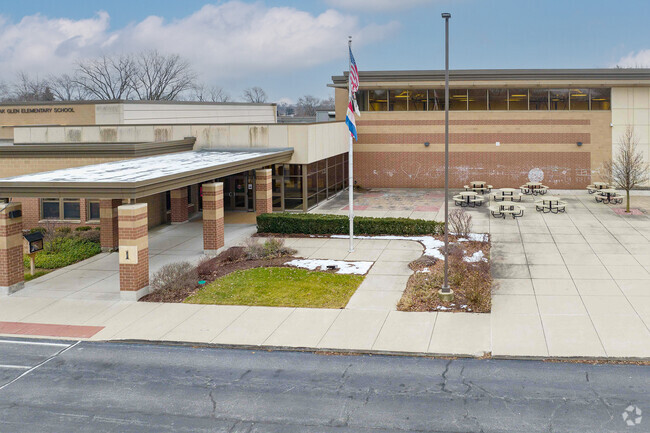 Oak Glen Elementary School serves K-5th grade students in Lansing, IL.