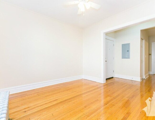 1603 W Berteau Ave unit 1, Chicago, IL 60613 - photo 6