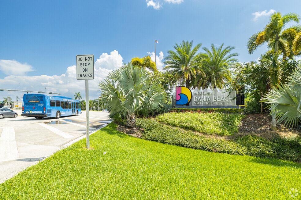 Neighborhood_Dania Beach_V2_112023