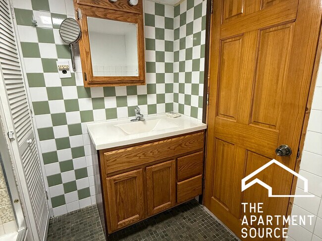 3318 W Pierce Ave unit G, Chicago, IL 60651 - photo 7
