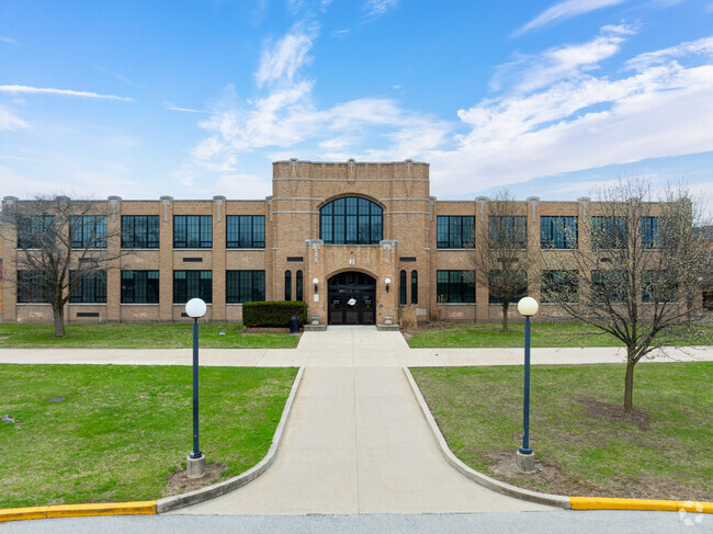 Wabash High School has 478 students.