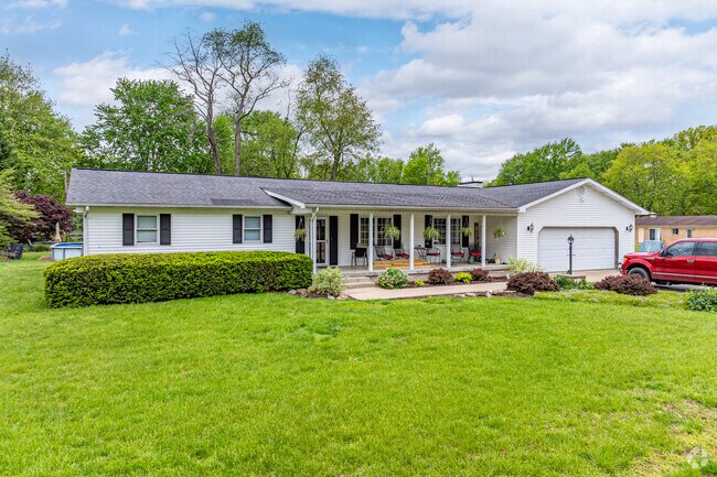 Though turnover is rare, prices range from $140,000 to $260,000 in the Edgebrook neighborhood.