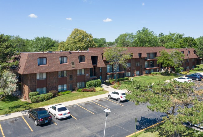 Fox Crest, Waukegan, IL 60085 - photo 4