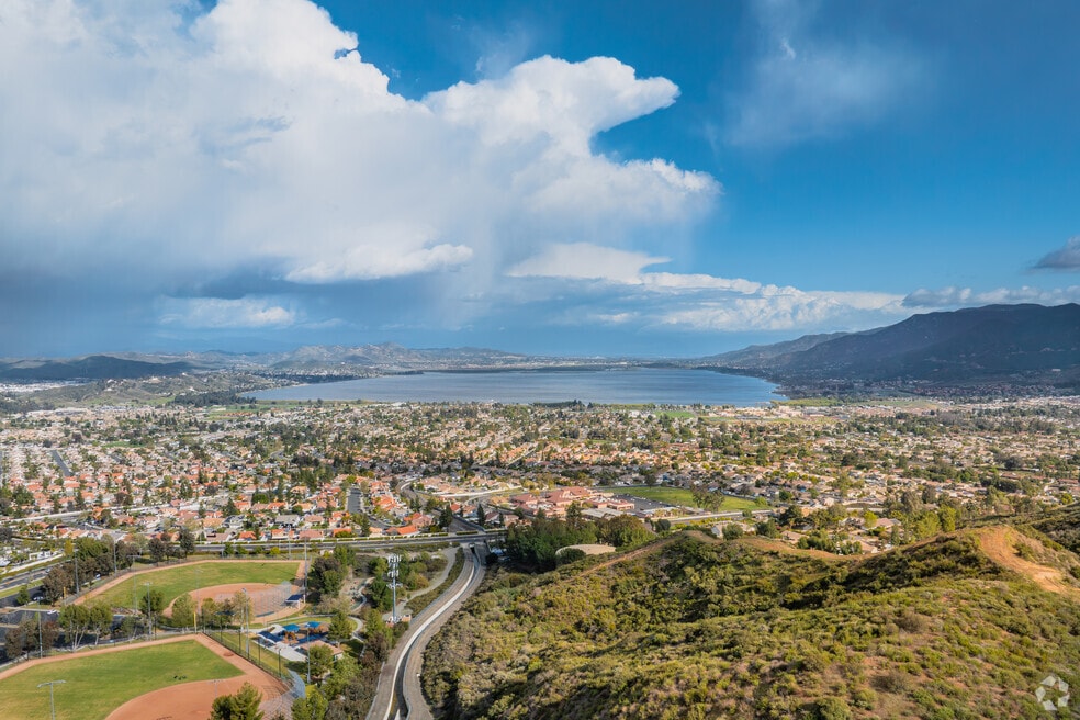 NH_Lake View District_564185_041525_P1_LB_V1