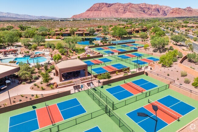 Entrada Wellness Center  houses an athletic club with pickleball and tennis courts.