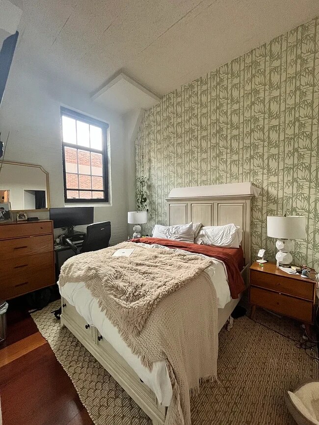 2429 Locust St unit 421, Philadelphia, PA 19103 - photo 4