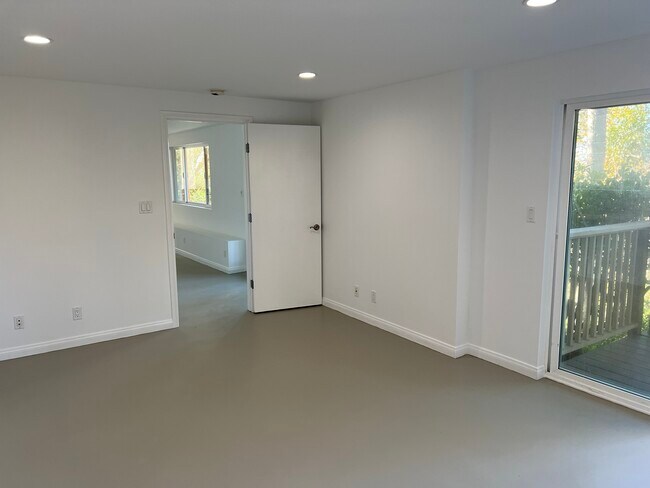 3623 Serra Rd unit Hillside Unit, Malibu, CA 90265 - photo 6