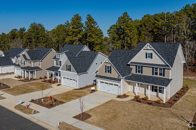 Homes in the New Traditional style are common in Aberdeen.