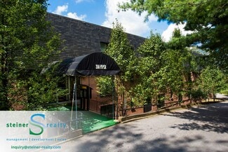 200 Piper Dr, Mount Lebanon, PA 15234