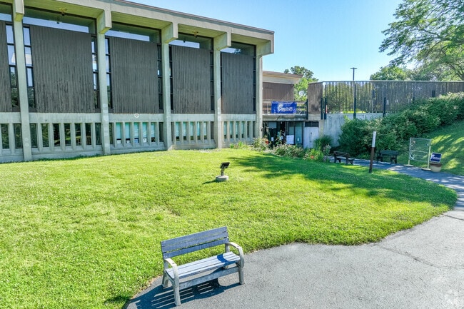 Spectrum Progressive School of Rockford