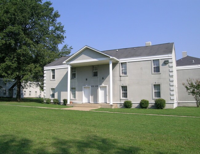 Salem Manor Apartments 2270 S Pkwy E, Memphis, TN