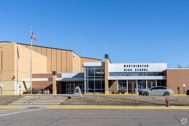 Worthington High School received an overall grade of B from Niche.com.
