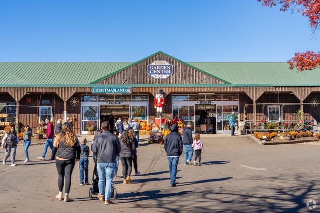 Food Truck Frenzy visitors head to Linvilla Orchards' seasonally-themed gift shop.