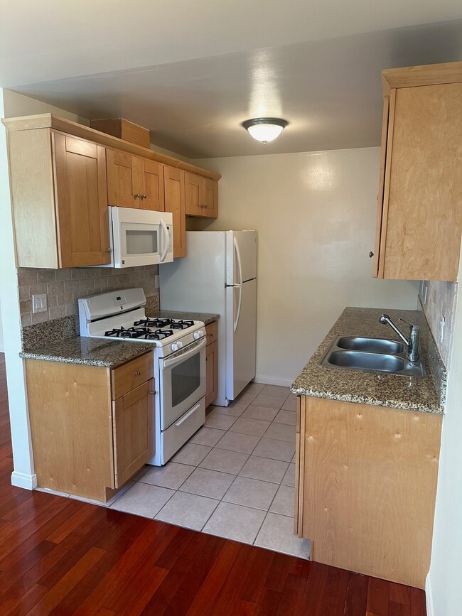 1034 9th St, Santa Monica, CA 90403 - photo 6