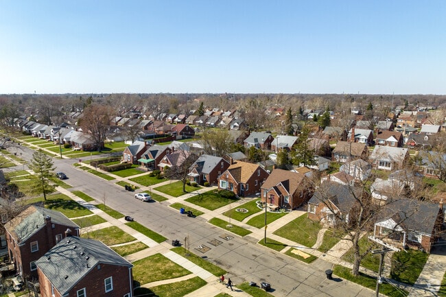 Harper Woods offers residents plenty of different home styles to choose from in MI.