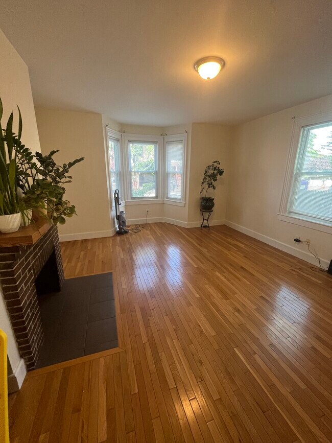 11 Irving St, Watertown, MA 02472 - photo 4